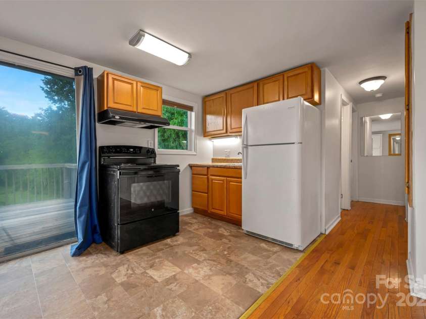 1380 Old Dana Road, Hendersonville, NC 28792.  MLS# CAR4275821, YatesRealty ID 23519. 