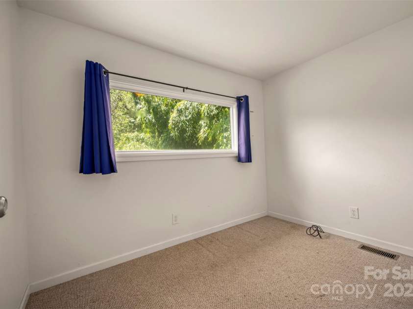 1380 Old Dana Road, Hendersonville, NC 28792.  MLS# CAR4275821, YatesRealty ID 23519. 