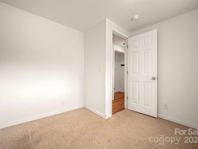 1380 Old Dana Road, Hendersonville, NC 28792.  MLS# CAR4275821, YatesRealty ID 23519. 