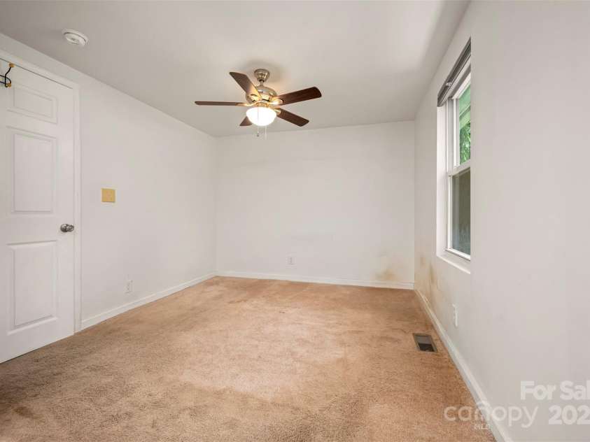 1380 Old Dana Road, Hendersonville, NC 28792.  MLS# CAR4275821, YatesRealty ID 23519. 