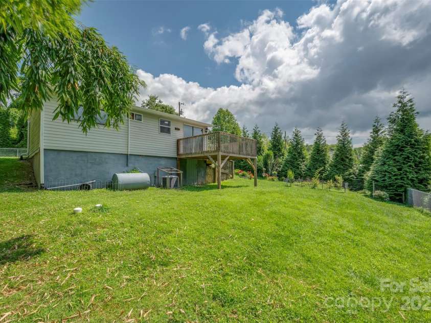 1380 Old Dana Road, Hendersonville, NC 28792.  MLS# CAR4275821, YatesRealty ID 23519. 