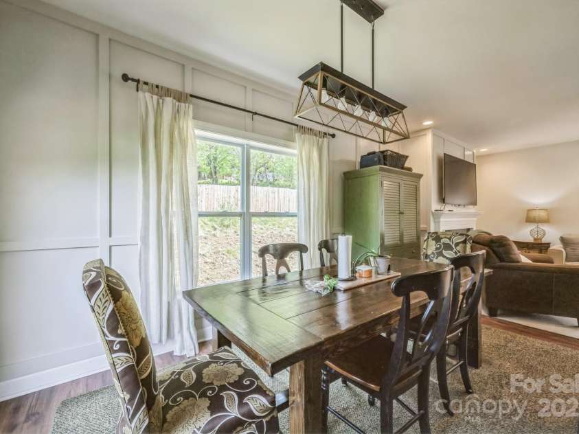 274 Old Bristol Road, Boone, NC 28607.  MLS# CAR4255552, YatesRealty ID 23520. Breakfast Area