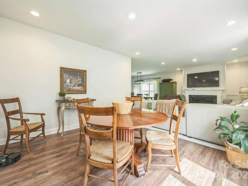 274 Old Bristol Road, Boone, NC 28607.  MLS# CAR4255552, YatesRealty ID 23520. Dining Room