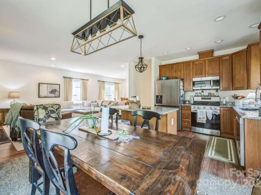 274 Old Bristol Road, Boone, NC 28607.  MLS# CAR4255552, YatesRealty ID 23520. Kitchen