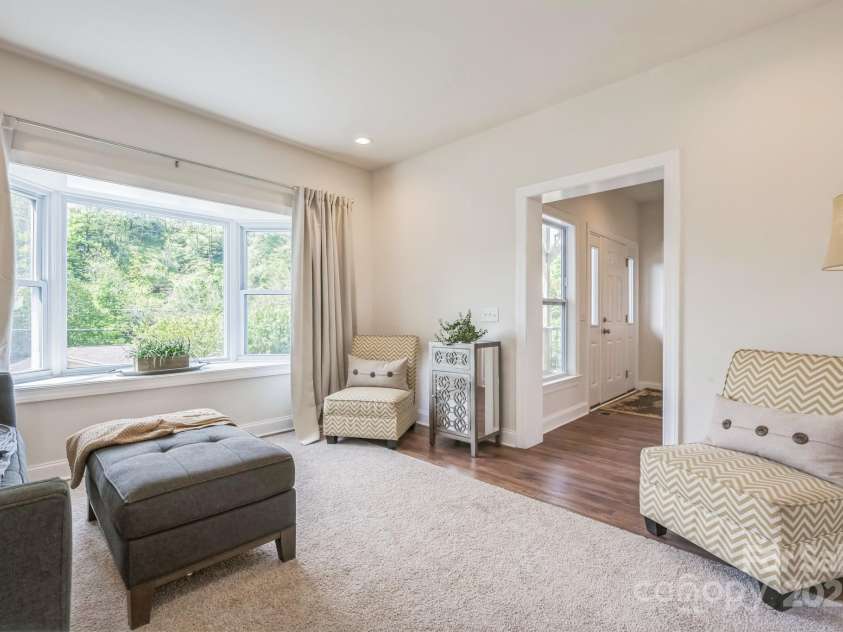 274 Old Bristol Road, Boone, NC 28607.  MLS# CAR4255552, YatesRealty ID 23520. Living Room