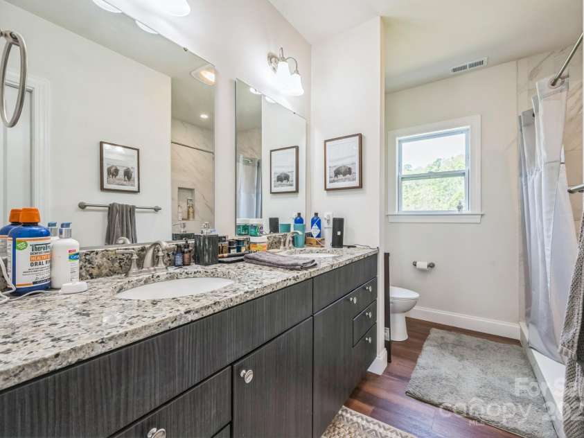 274 Old Bristol Road, Boone, NC 28607.  MLS# CAR4255552, YatesRealty ID 23520. Primary Bath