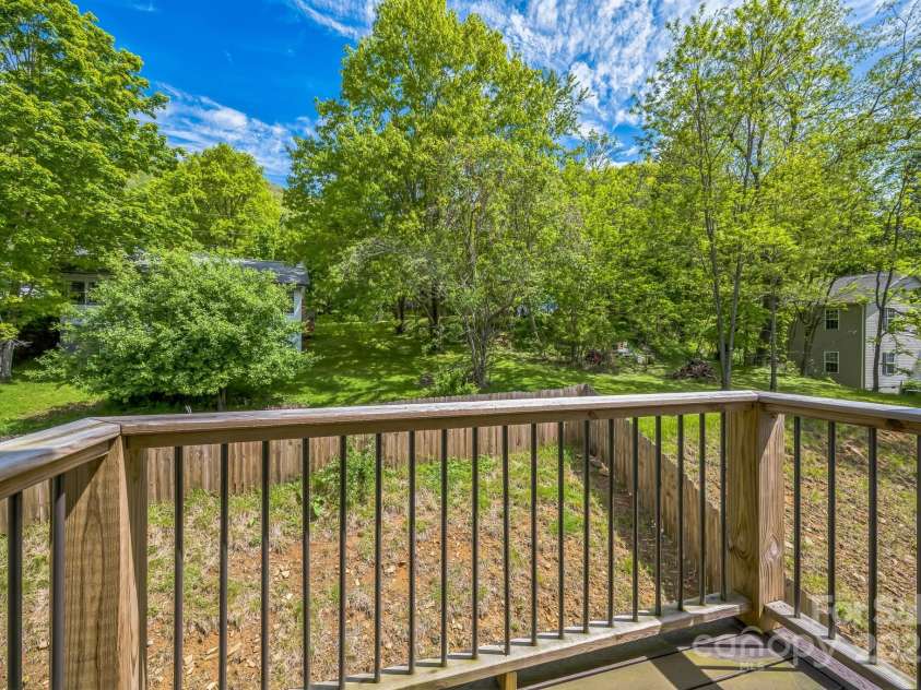 274 Old Bristol Road, Boone, NC 28607.  MLS# CAR4255552, YatesRealty ID 23520. Rear Deck