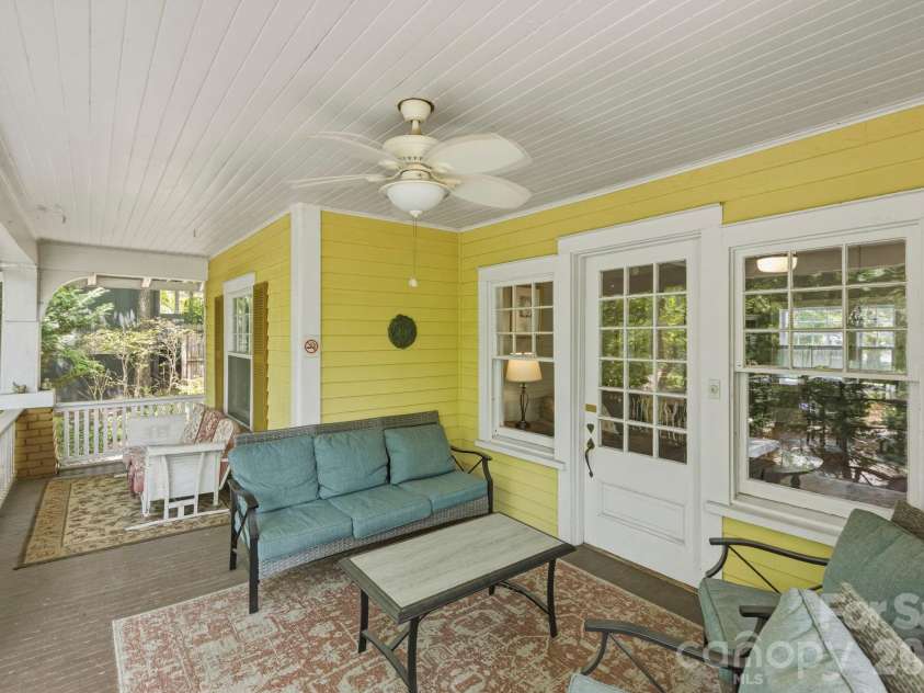 662 Biltmore Avenue, Asheville, NC 28803.  MLS# CAR4375628, YatesRealty ID 23522. 