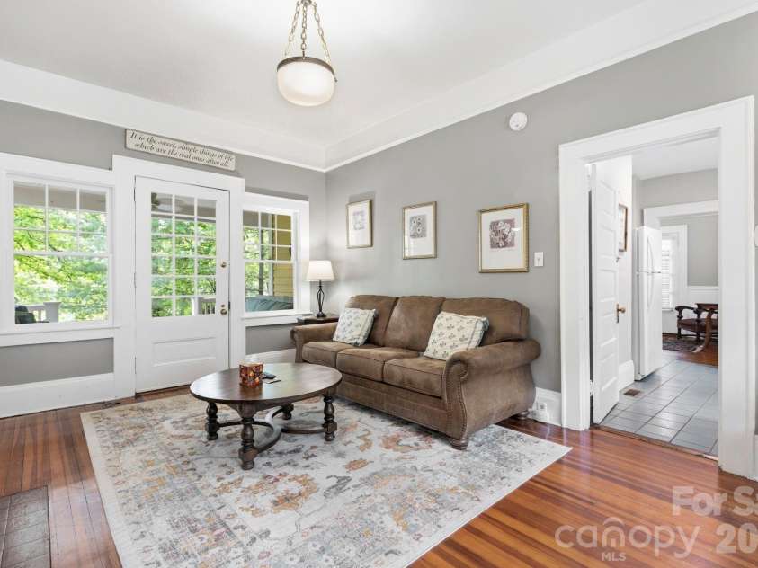 662 Biltmore Avenue, Asheville, NC 28803.  MLS# CAR4375628, YatesRealty ID 23522. 