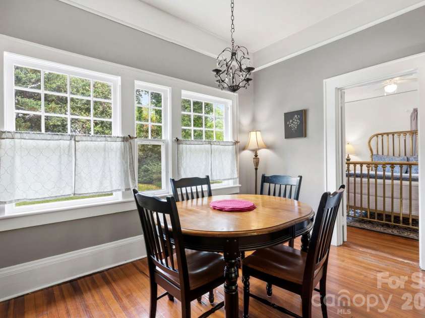 662 Biltmore Avenue, Asheville, NC 28803.  MLS# CAR4375628, YatesRealty ID 23522. 