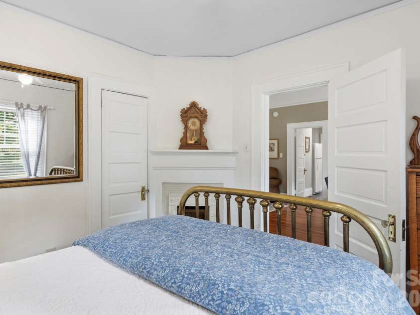 662 Biltmore Avenue, Asheville, NC 28803.  MLS# CAR4375628, YatesRealty ID 23522. 