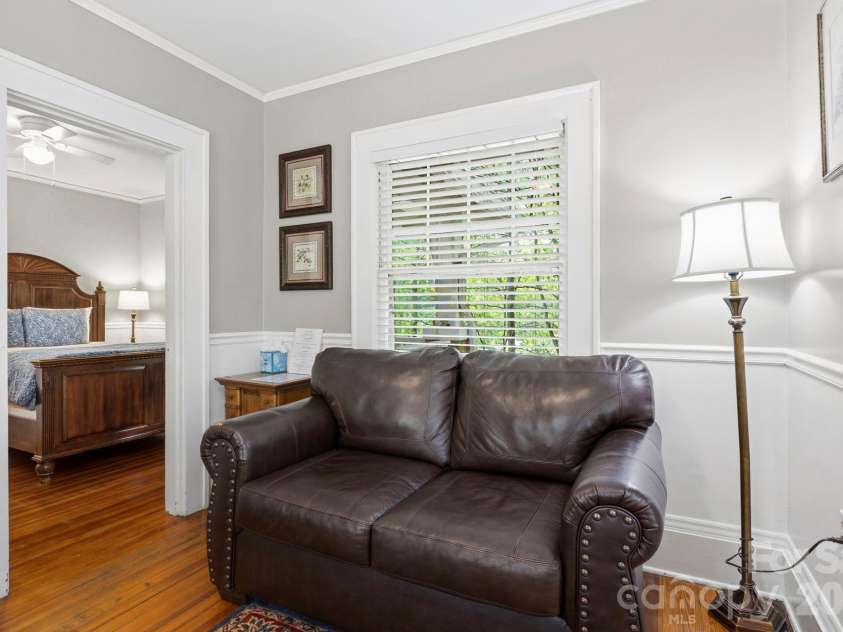 662 Biltmore Avenue, Asheville, NC 28803.  MLS# CAR4375628, YatesRealty ID 23522. 