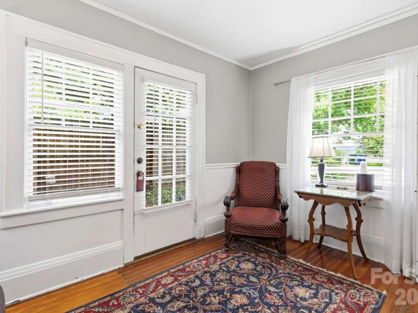662 Biltmore Avenue, Asheville, NC 28803.  MLS# CAR4375628, YatesRealty ID 23522. 