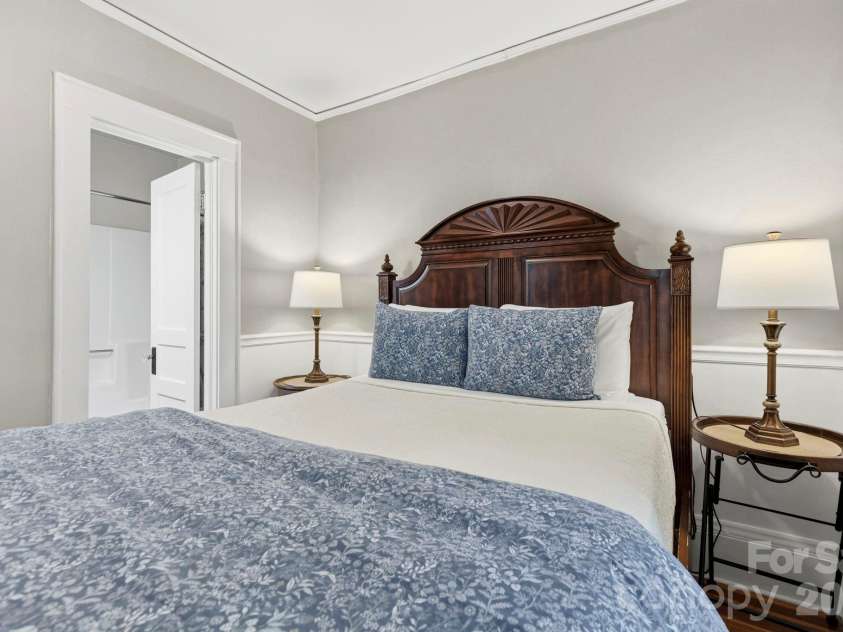 662 Biltmore Avenue, Asheville, NC 28803.  MLS# CAR4375628, YatesRealty ID 23522. 
