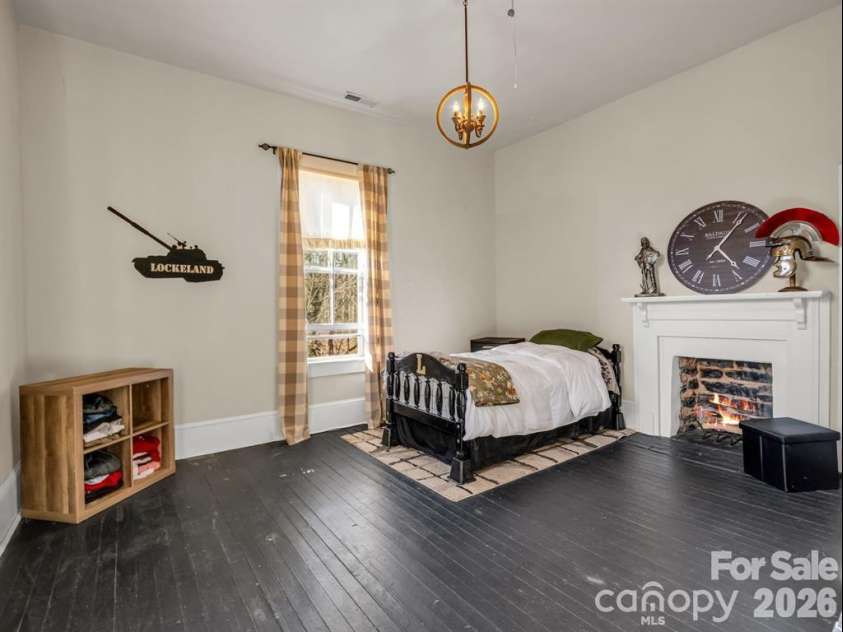 219 Stoney Mountain Road, Hendersonville, NC 28791.  MLS# CAR4389970, YatesRealty ID 23523. 