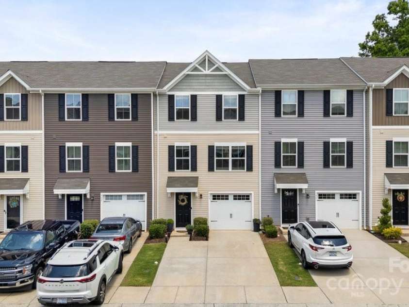 999 Rushing Lane, Fort Mill, SC 29715.  MLS# CAR4268062, YatesRealty ID 23523. 