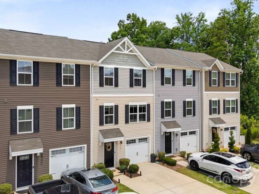 999 Rushing Lane, Fort Mill, SC 29715.  MLS# CAR4268062, YatesRealty ID 23523. 