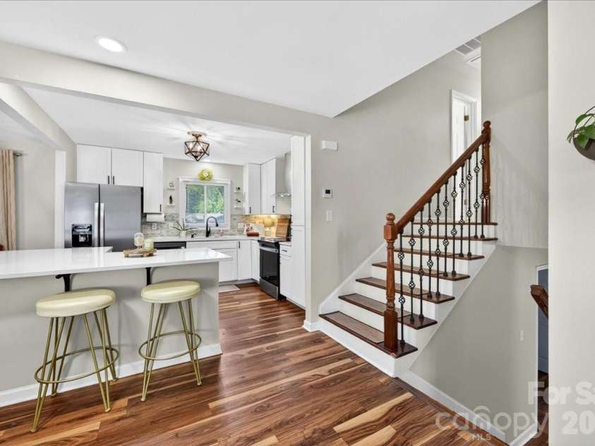 5907 Bluebonnet Road, Charlotte, NC 28212.  MLS# CAR4380900, YatesRealty ID 23524. 