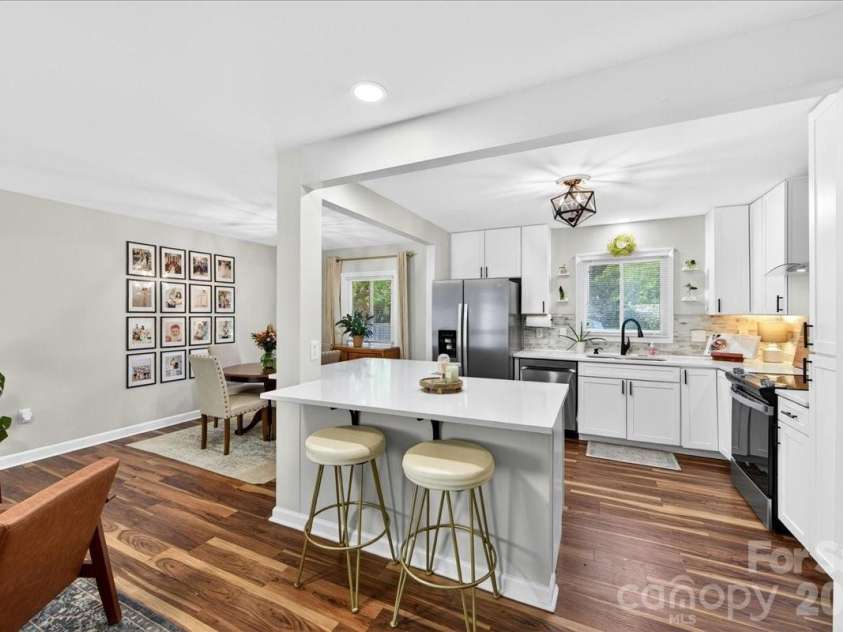 5907 Bluebonnet Road, Charlotte, NC 28212.  MLS# CAR4380900, YatesRealty ID 23524. 