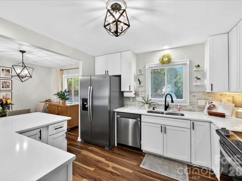 5907 Bluebonnet Road, Charlotte, NC 28212.  MLS# CAR4380900, YatesRealty ID 23524. 