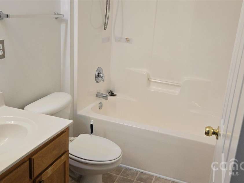 162 Autumn Falls Drive, Lake Wylie, SC 29710.  MLS# CAR4276437, YatesRealty ID 23525. 