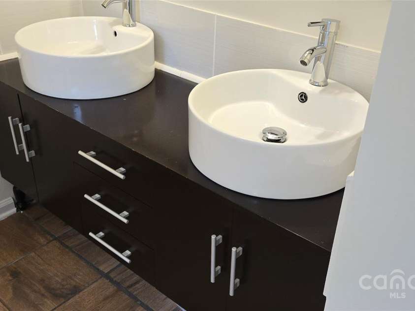 162 Autumn Falls Drive, Lake Wylie, SC 29710.  MLS# CAR4276437, YatesRealty ID 23525. 