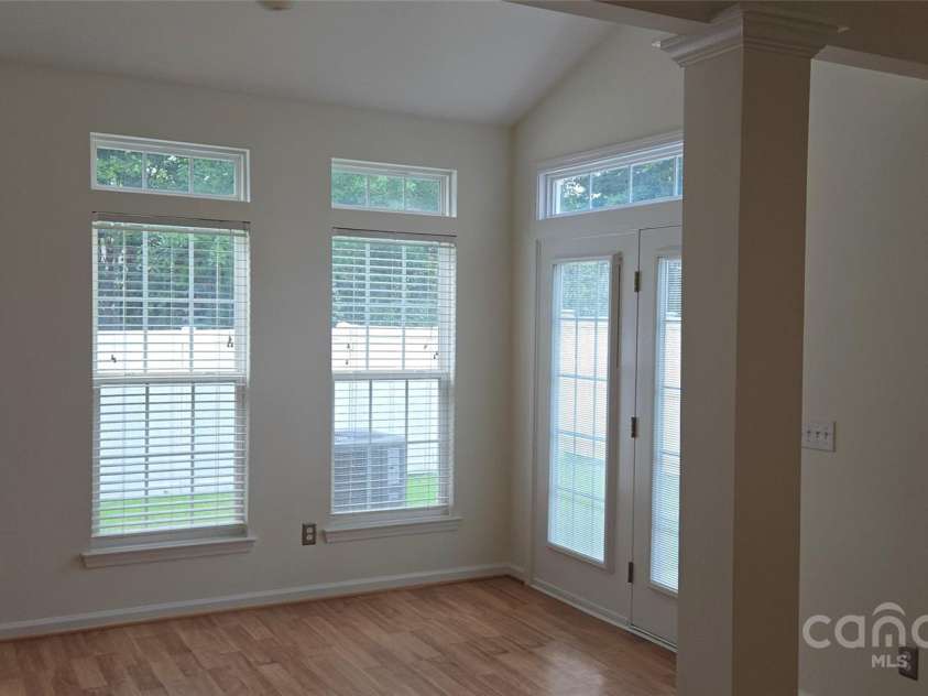 162 Autumn Falls Drive, Lake Wylie, SC 29710.  MLS# CAR4276437, YatesRealty ID 23525. 