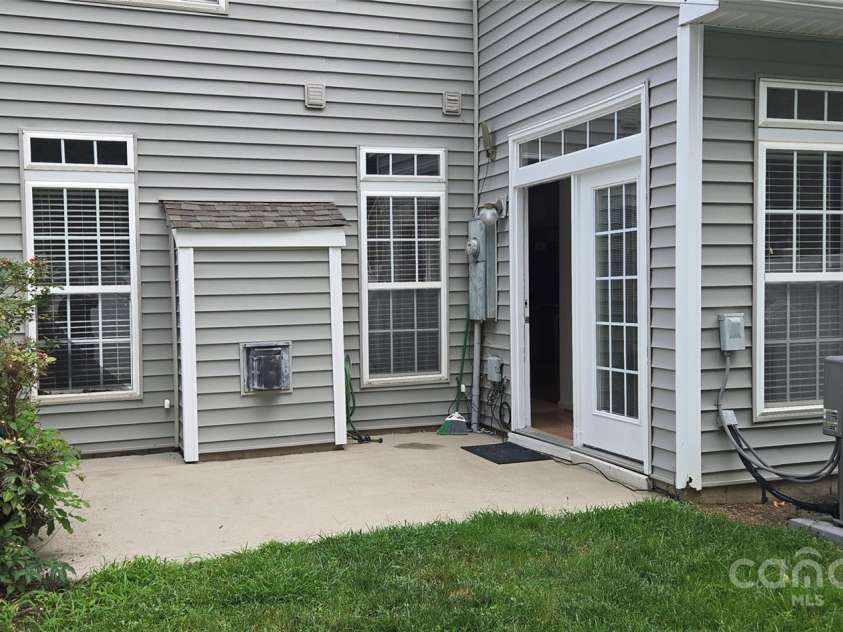 162 Autumn Falls Drive, Lake Wylie, SC 29710.  MLS# CAR4276437, YatesRealty ID 23525. 