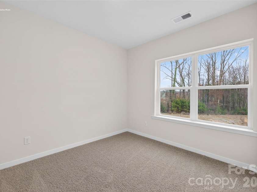 608 17th Avenue Drive, Hickory, NC 28601.  MLS# CAR4383736, YatesRealty ID 23526. 