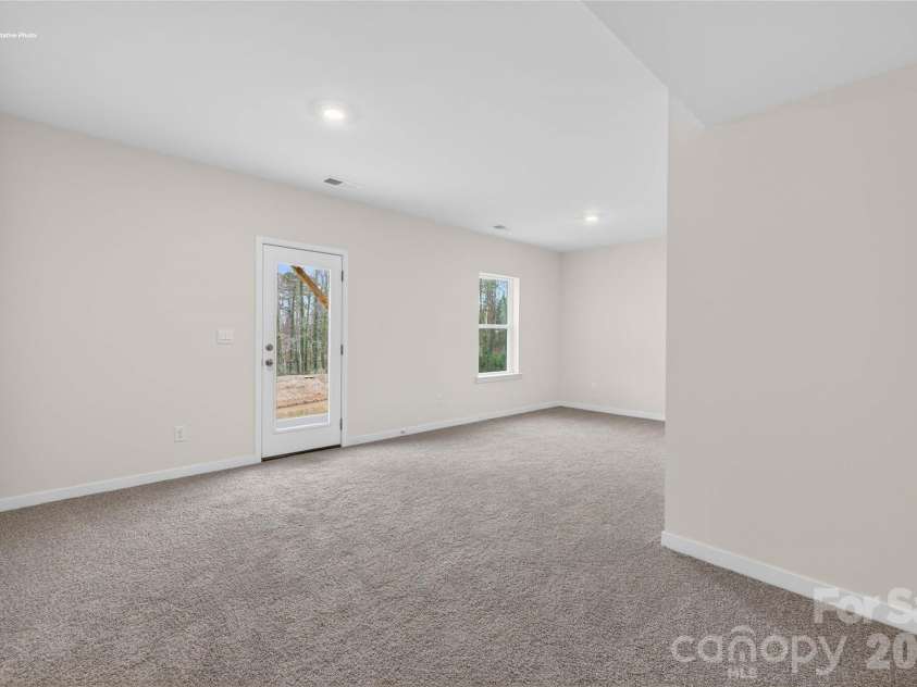 608 17th Avenue Drive, Hickory, NC 28601.  MLS# CAR4383736, YatesRealty ID 23526. 