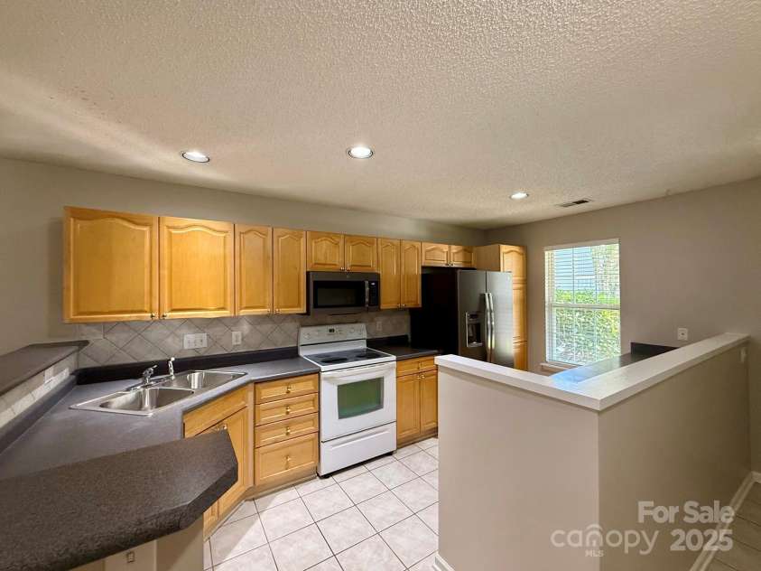 9730 Elizabeth Townes Lane, Charlotte, NC 28277.  MLS# CAR4275880, YatesRealty ID 23526. 