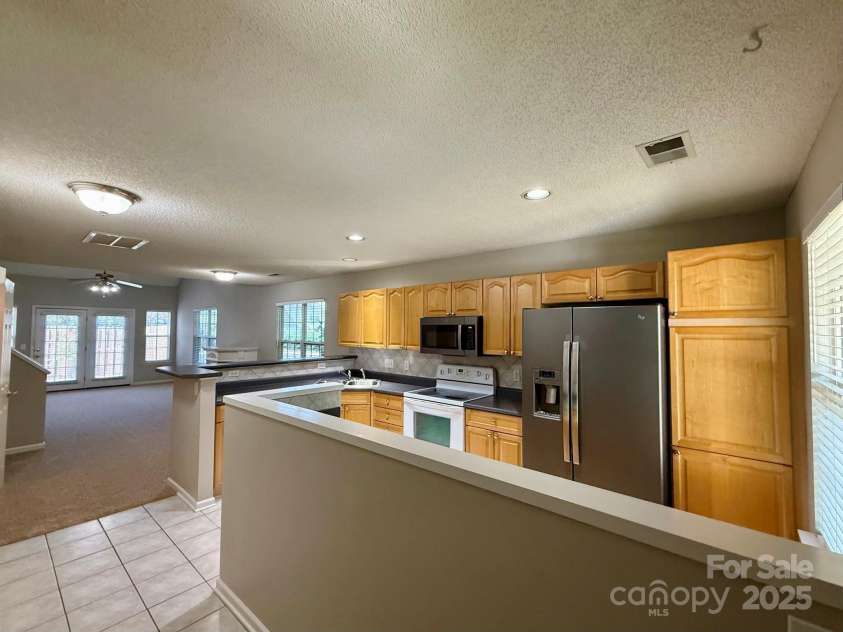 9730 Elizabeth Townes Lane, Charlotte, NC 28277.  MLS# CAR4275880, YatesRealty ID 23526. Kitchen