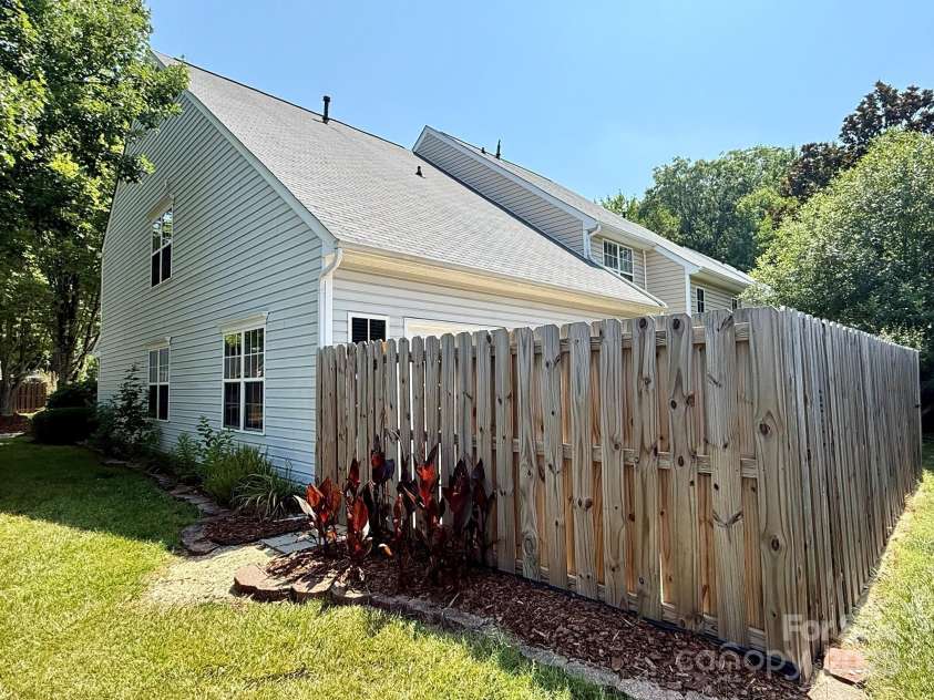 9730 Elizabeth Townes Lane, Charlotte, NC 28277.  MLS# CAR4275880, YatesRealty ID 23526. Outside View