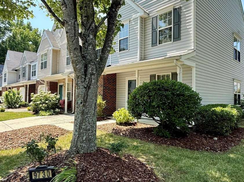 9730 Elizabeth Townes Lane, Charlotte, NC 28277.  MLS# CAR4275880, YatesRealty ID 23526. Side View of Townhouse