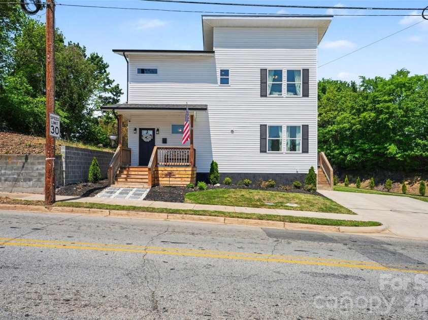 430 Fulton Street, Salisbury, NC 28144.  MLS# CAR4372374, YatesRealty ID 23527. 