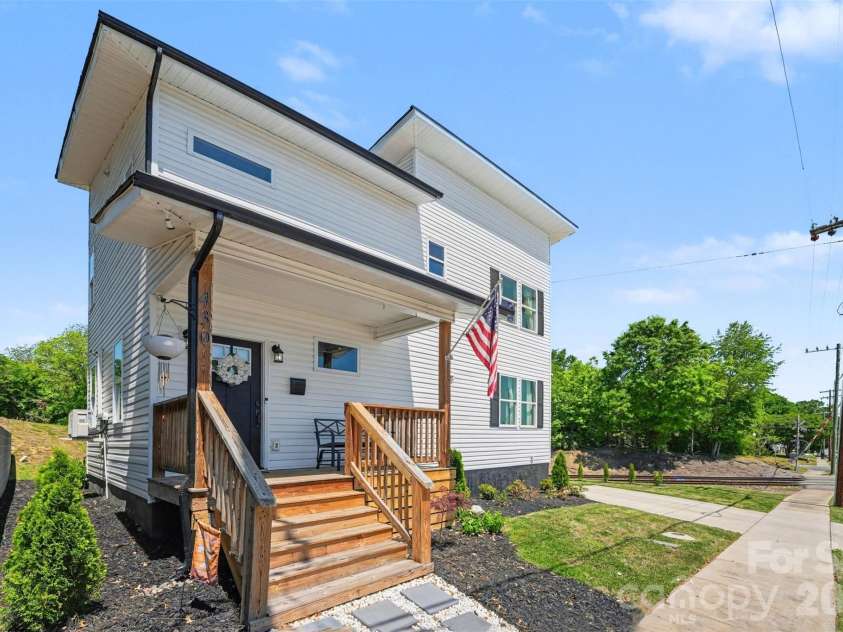 430 Fulton Street, Salisbury, NC 28144.  MLS# CAR4372374, YatesRealty ID 23527. 