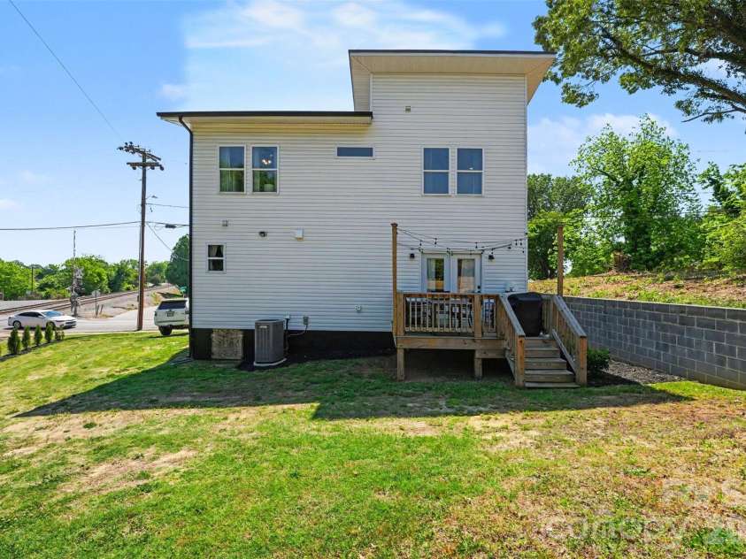 430 Fulton Street, Salisbury, NC 28144.  MLS# CAR4372374, YatesRealty ID 23527. 