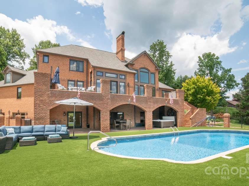 2770 Lakeview Drive, Lenoir, NC 28645.  MLS# CAR4274272, YatesRealty ID 2353. Back of property