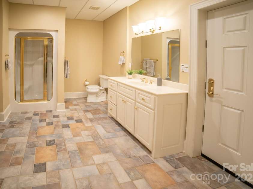2770 Lakeview Drive, Lenoir, NC 28645.  MLS# CAR4274272, YatesRealty ID 2353. Basement bathroom