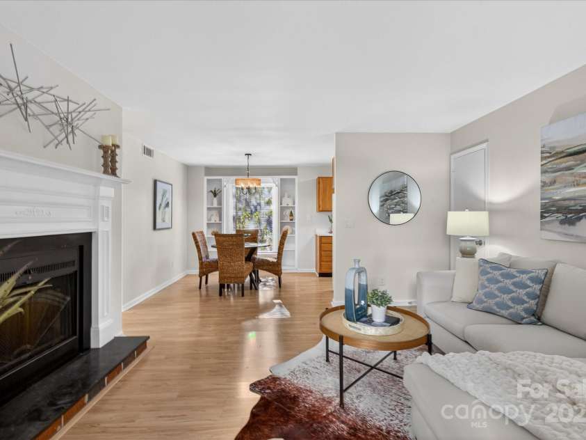 430 Queens Road, Charlotte, NC 28207.  MLS# CAR4303126, YatesRealty ID 2353. 