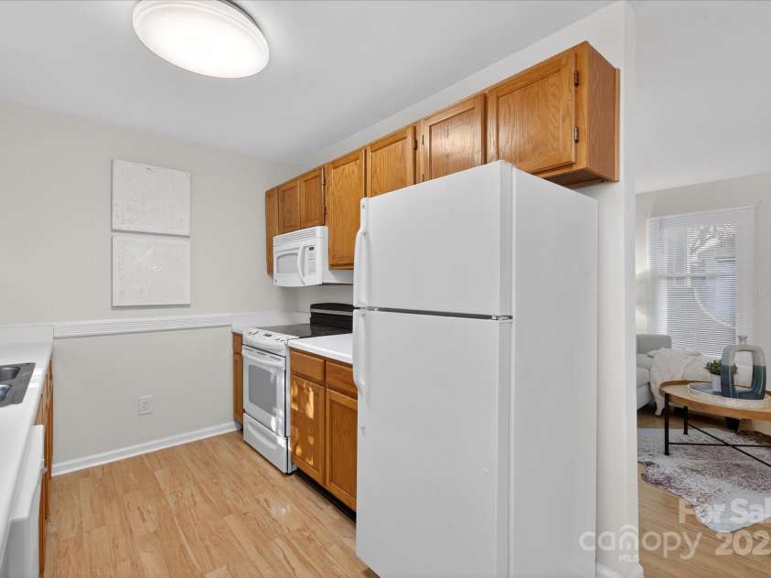 430 Queens Road, Charlotte, NC 28207.  MLS# CAR4303126, YatesRealty ID 2353. 