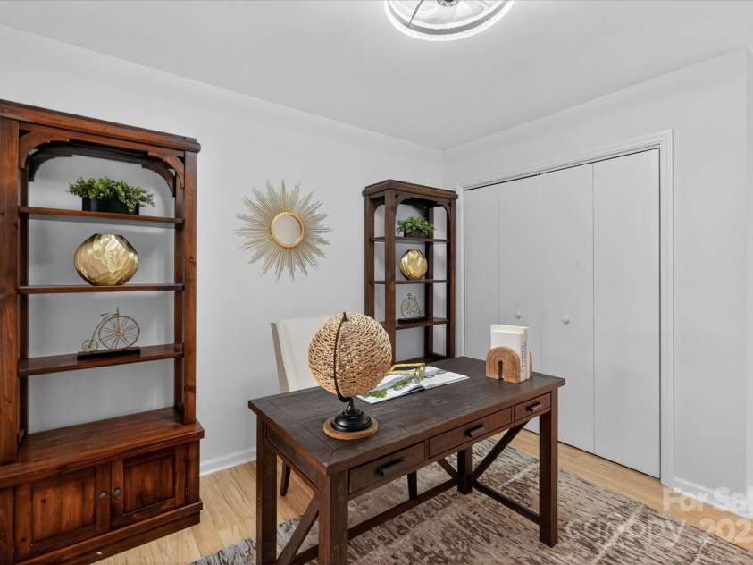 430 Queens Road, Charlotte, NC 28207.  MLS# CAR4303126, YatesRealty ID 2353. 