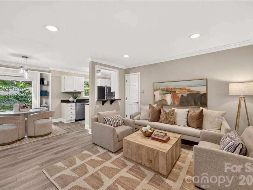 430 Queens Road, Charlotte, NC 28207.  MLS# CAR4347540, YatesRealty ID 2353. 