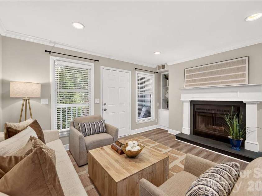430 Queens Road, Charlotte, NC 28207.  MLS# CAR4347540, YatesRealty ID 2353. 