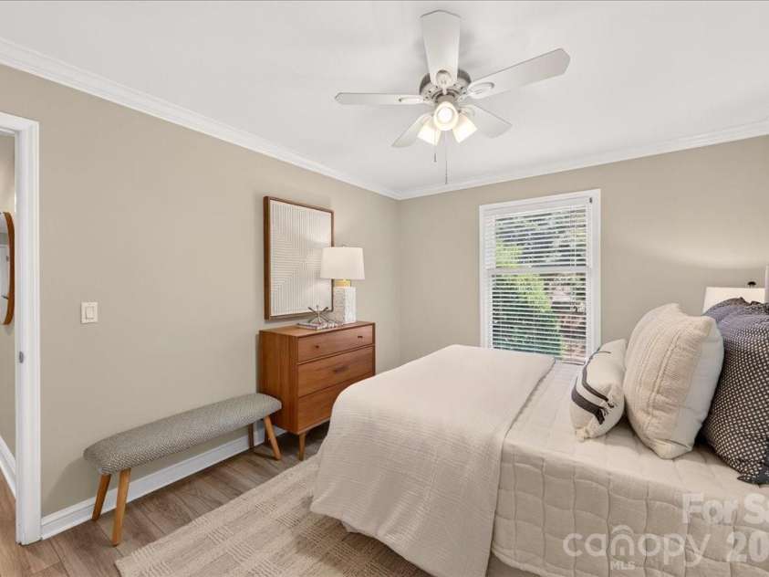 430 Queens Road, Charlotte, NC 28207.  MLS# CAR4347540, YatesRealty ID 2353. 