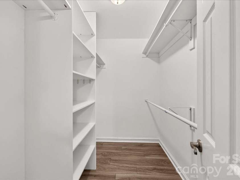 430 Queens Road, Charlotte, NC 28207.  MLS# CAR4347540, YatesRealty ID 2353. 