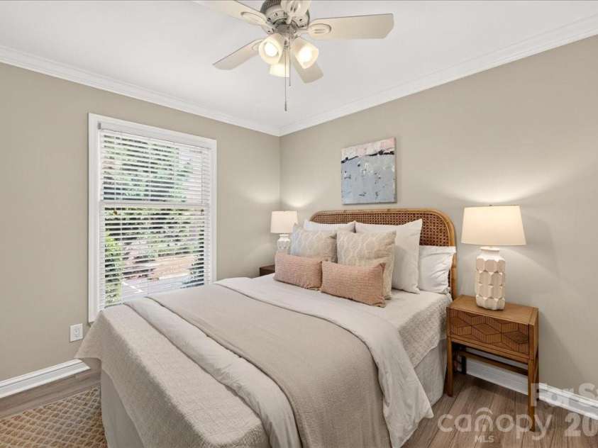 430 Queens Road, Charlotte, NC 28207.  MLS# CAR4347540, YatesRealty ID 2353. 