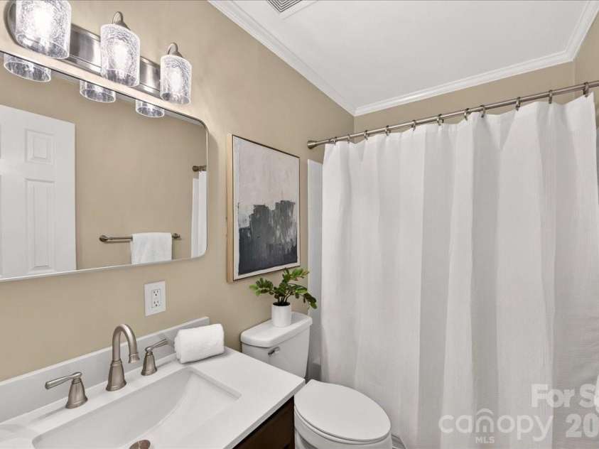 430 Queens Road, Charlotte, NC 28207.  MLS# CAR4347540, YatesRealty ID 2353. 