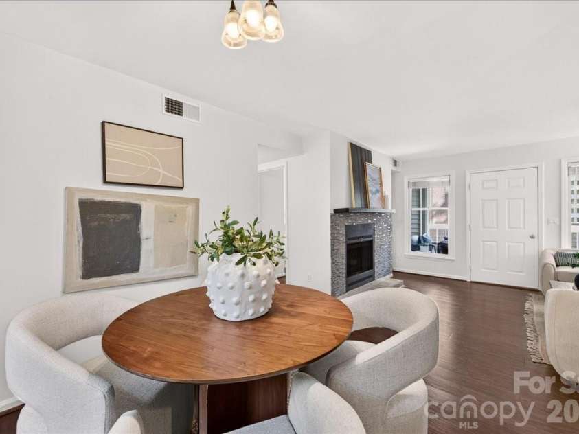 430 Queens Road, Charlotte, NC 28207.  MLS# CAR4420697, YatesRealty ID 2353. 