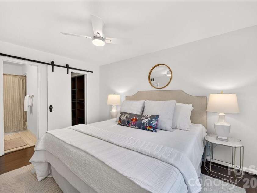 430 Queens Road, Charlotte, NC 28207.  MLS# CAR4420697, YatesRealty ID 2353. 
